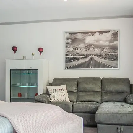 Апартаменты Awesome In With Indoor Swimming Pool, Sauna And 1 Bedrooms *